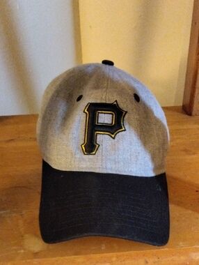 New Era Pittsburgh Pirates Gray and Black Baseball Cap